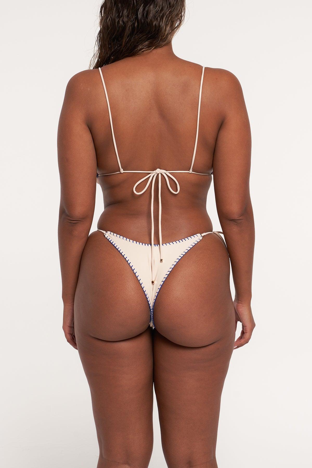 Bikini cheio de graça